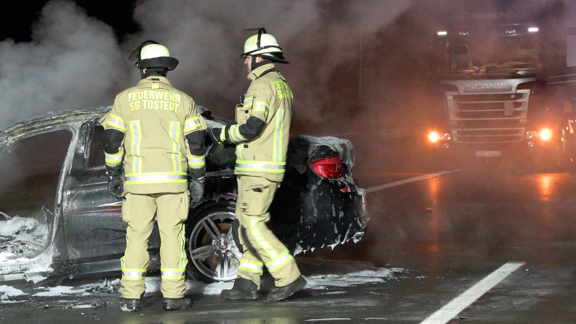 Die beiden Insassen im BMW blieben unverletzt.