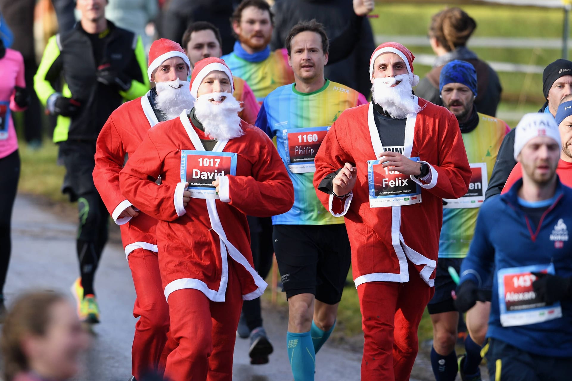 Teilnehmer bei einem Nikolauslauf (Archivbild): Das Rennen durch den Olympiapark geht wahlweise über 5 oder 10 Kilometer.