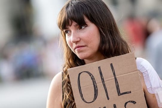 Klimaschutzaktivistin Carla Hinrichs: Die "Letzte Generation" will die bisherigen Protestformen hinter sich lassen. (Archivbild)