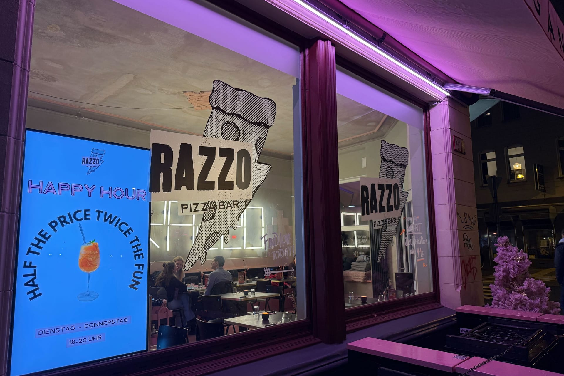 Die vegane Pizzeria "Razzo" muss eine Filiale schließen.