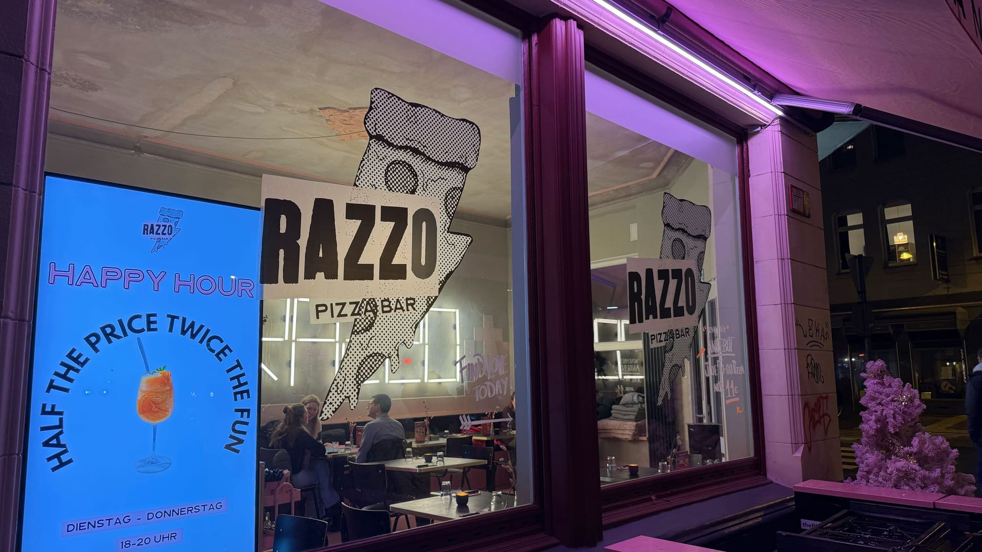 Die vegane Pizzeria "Razzo" muss eine Filiale schließen.