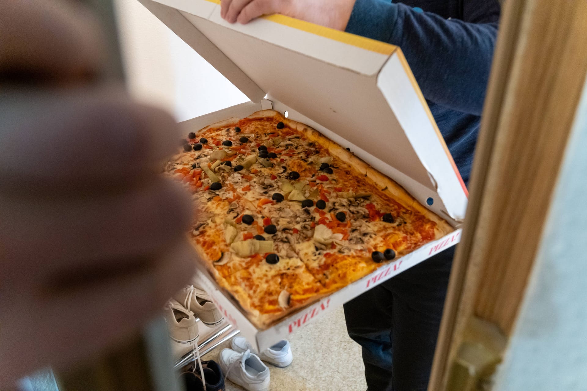 Eine Pizzalieferung (Symbolbild) endete in den USA mit einer schwer verletzten Kundin.