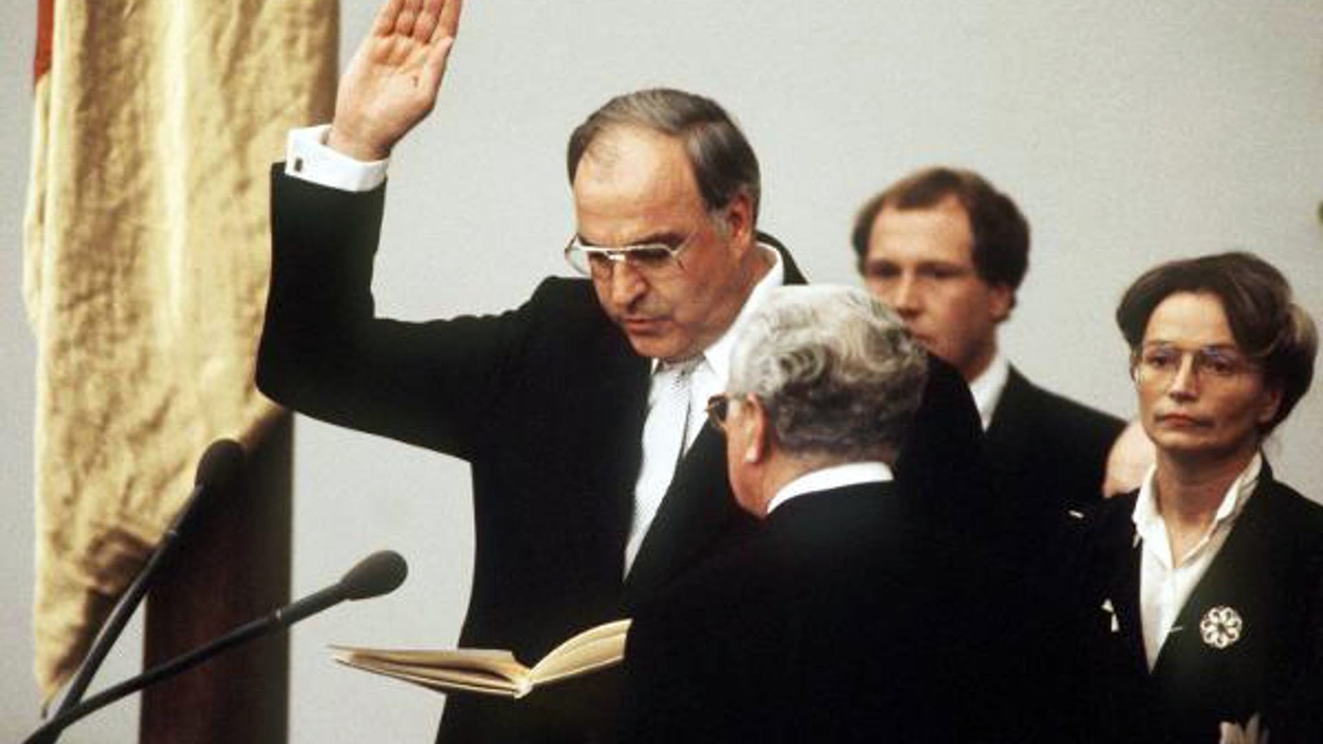 Vereidigung von Bundeskanzler Helmut Kohl