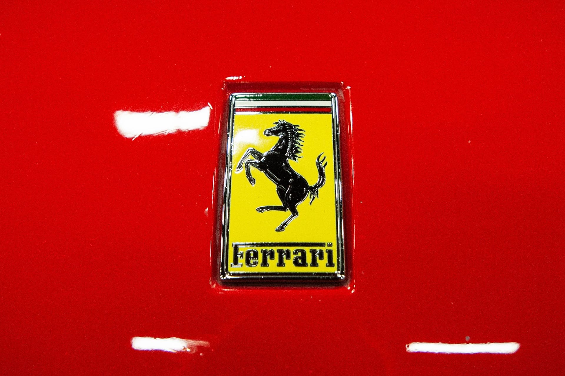 Wer einen Ferrari fahren will, benötigt Geduld: Die künstliche Verknappung macht die Luxusautos so exklusiv.