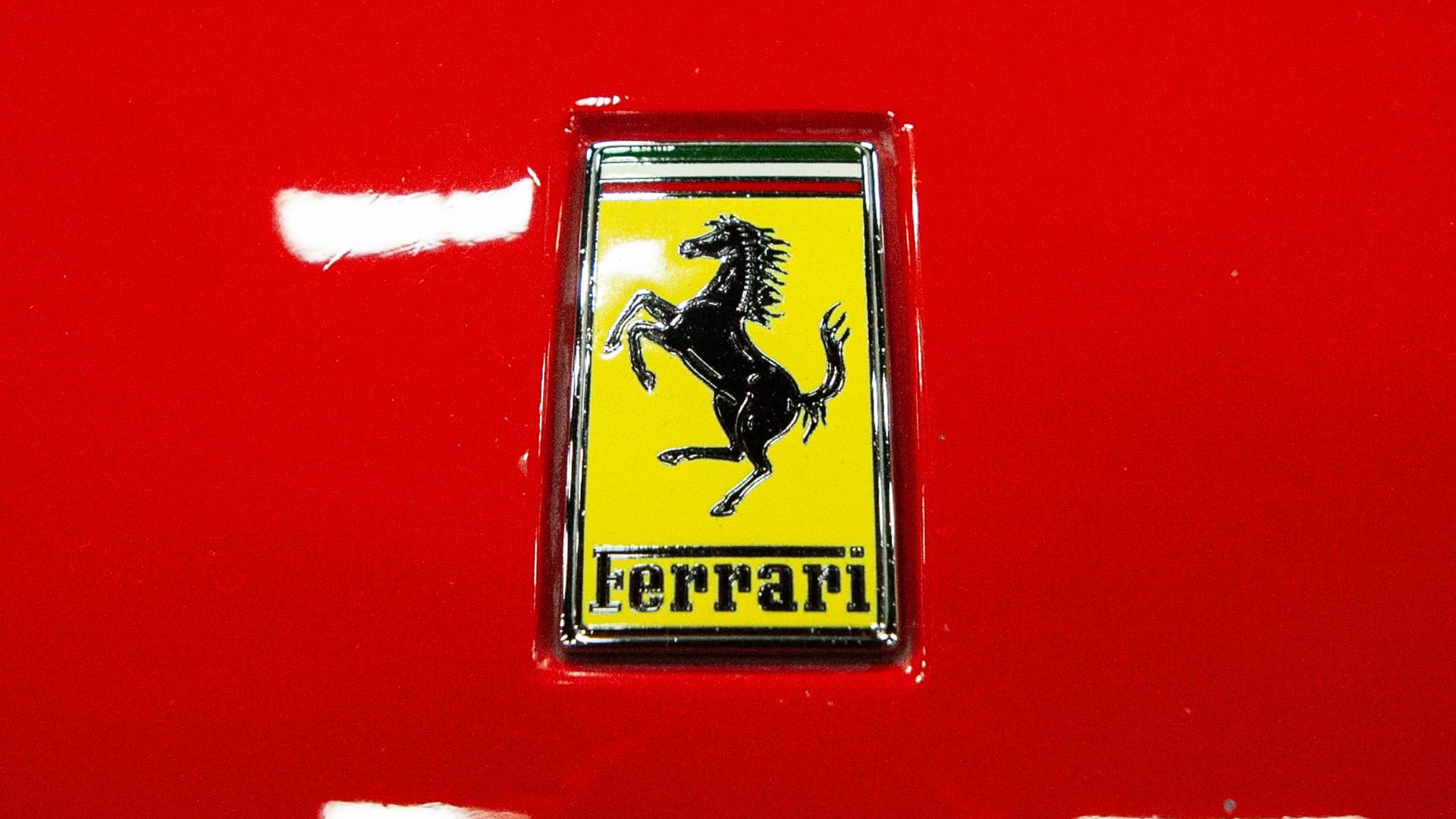 Wer einen Ferrari fahren will, benötigt Geduld: Die künstliche Verknappung macht die Luxusautos so exklusiv.