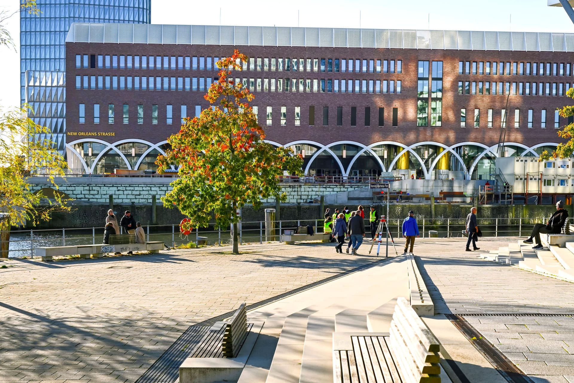 Das Westfield Hamburg-Überseequartier in der Hafencity: An einem Teil des Baus muss die Fassade getauscht werden.