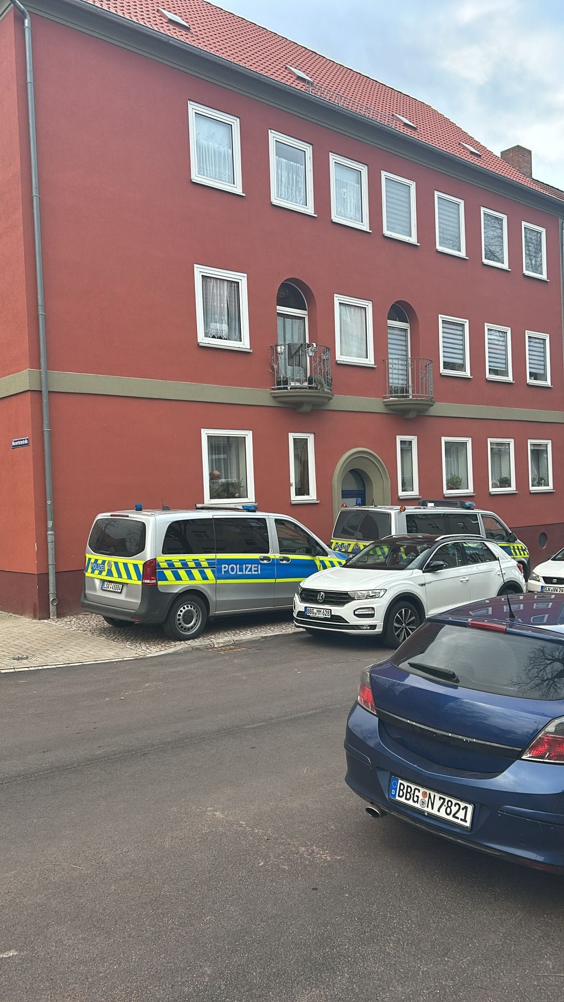 In diesem Wohnhaus in Bernburg lebte der mutmaßliche Täter von Magdeburg.