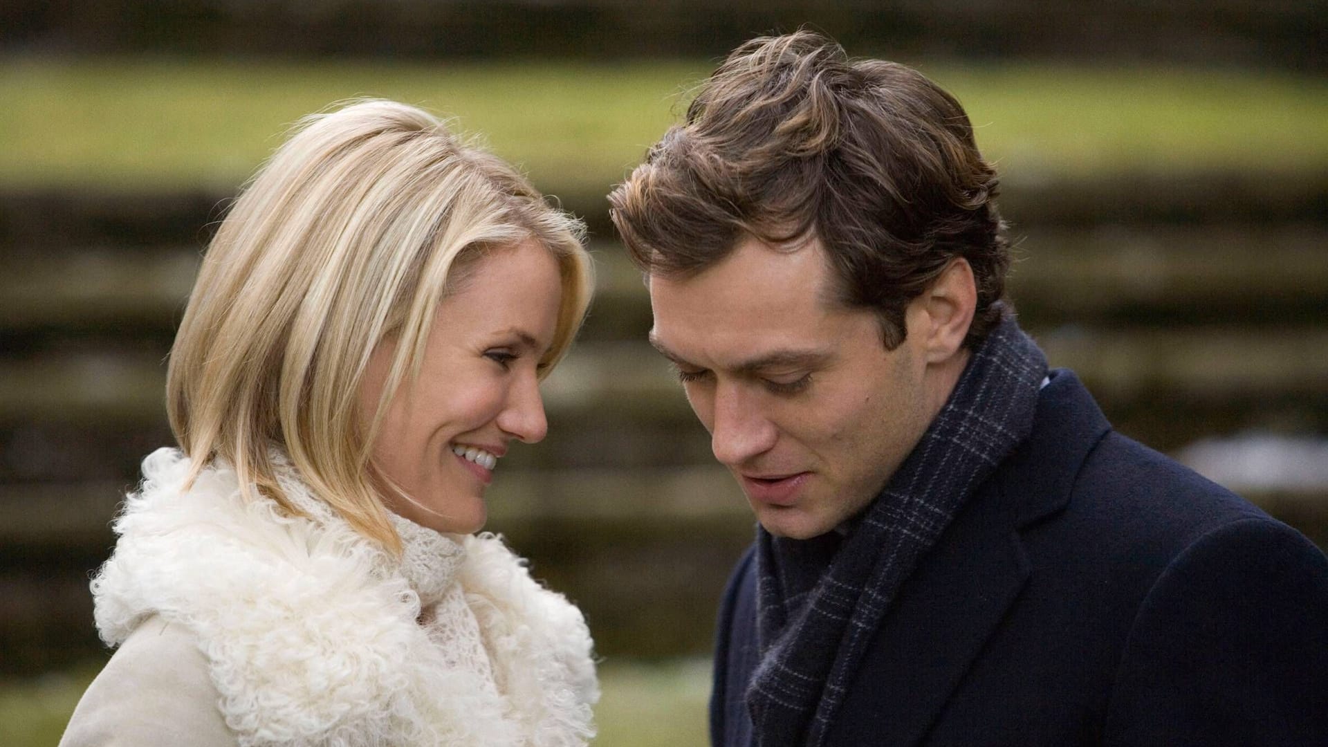 Cameron Diaz und Jude Law kommen sich in "Liebe braucht keine Ferien" näher.