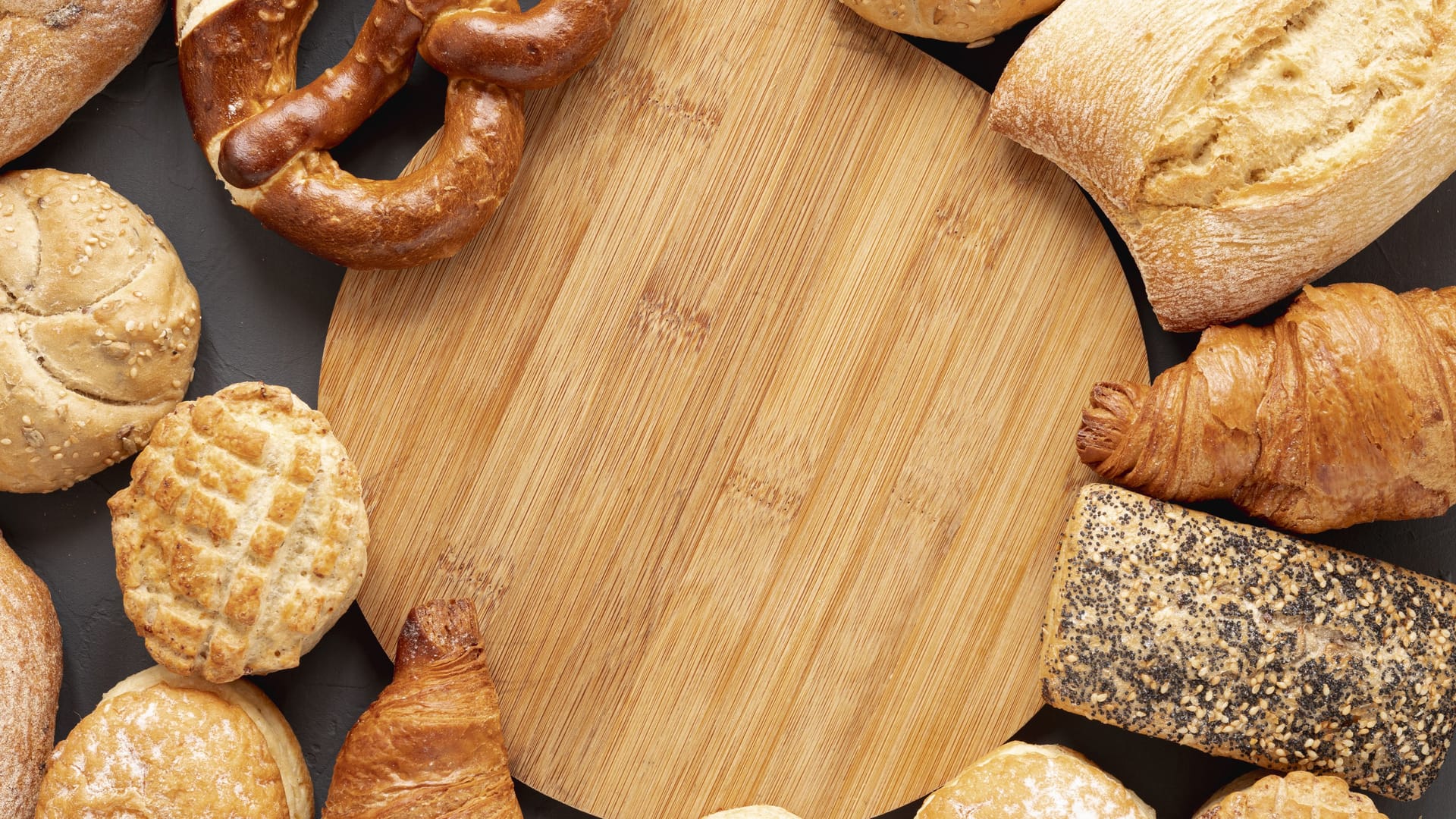 Croissants, Bagels und Brot (Symbolbild): In Nürnberg schließt nach mehr als 90 Jahren eine Traditionsbäckerei ihre Pforten – ausgerechnet an Weihnachten.