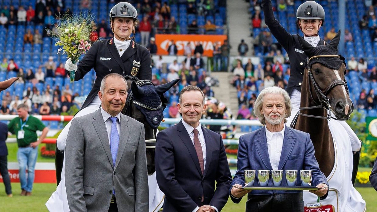 Hans-Joachim Erbel (links vorne) beim Reitevent CHIO in Aachen 2023.