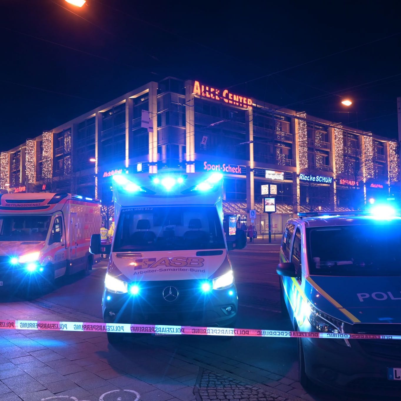 Auto fährt in Menschenmenge auf Magdeburger Weihnachtsmarkt