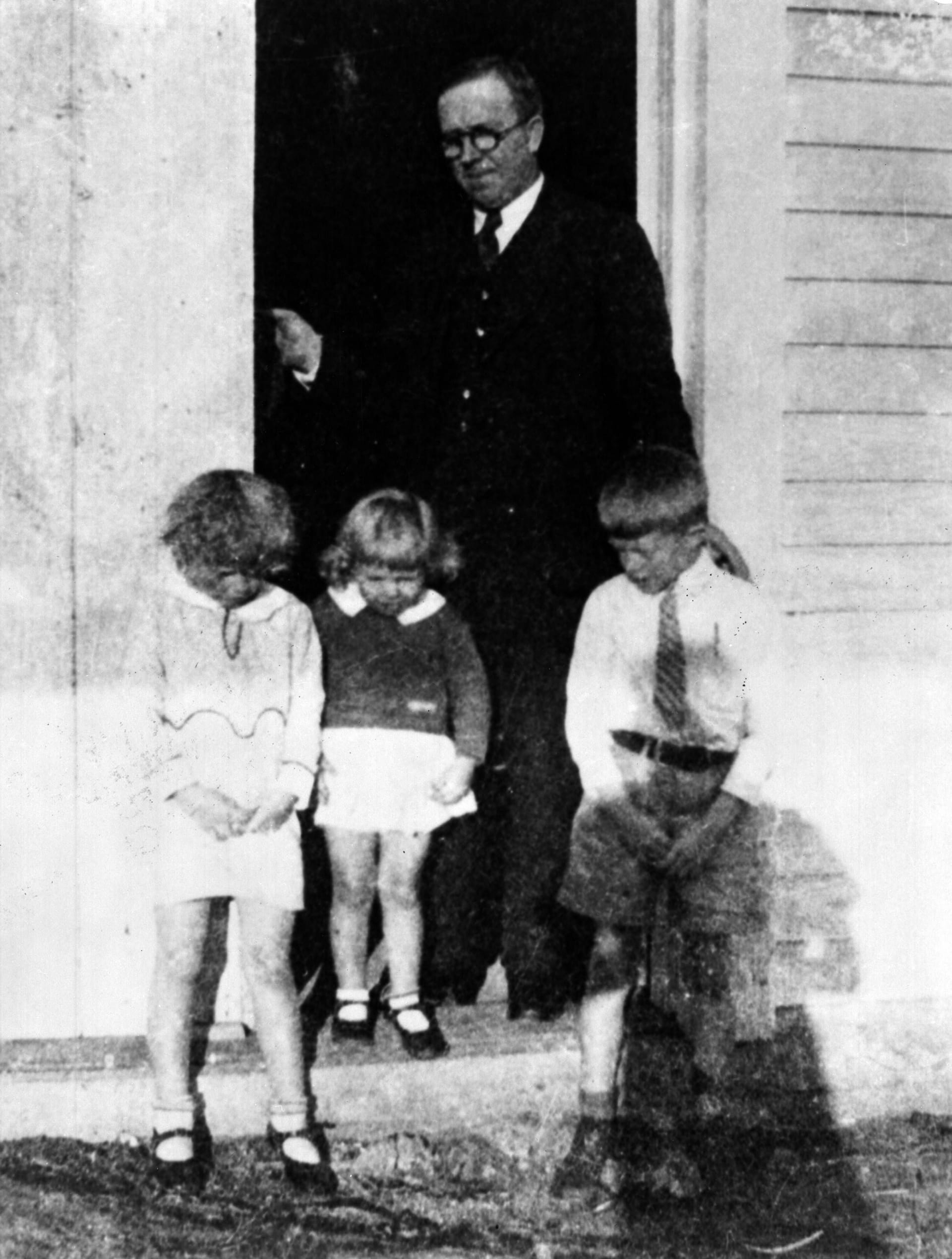 Earl Carter, Jimmys Vater, mit den Töchtern Ruth und Gloria und seinem Sohn (r.).