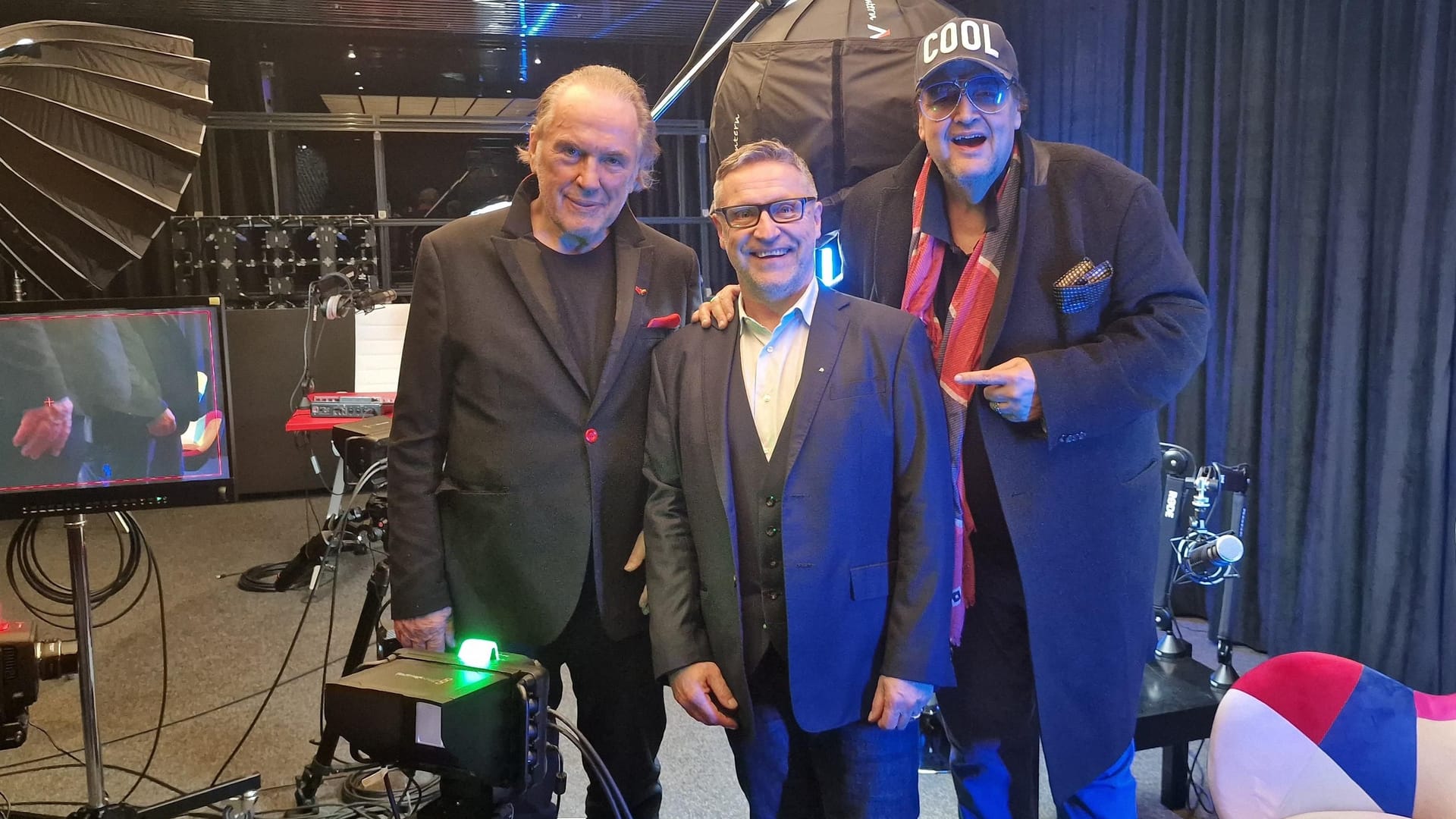 Jürgen Hunke, Borris Brandt und Andreas Ellermann bei der Eröffnung des TV-Studios von Hamburg.Live: Sie haben bereits eine Zusammenarbeit vereinbart.