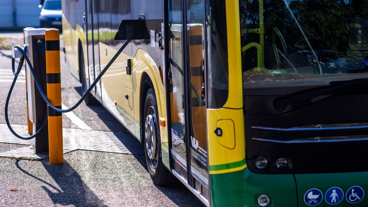 studie-etwa-15-prozent-e-busse-im-pnv-bis-2025