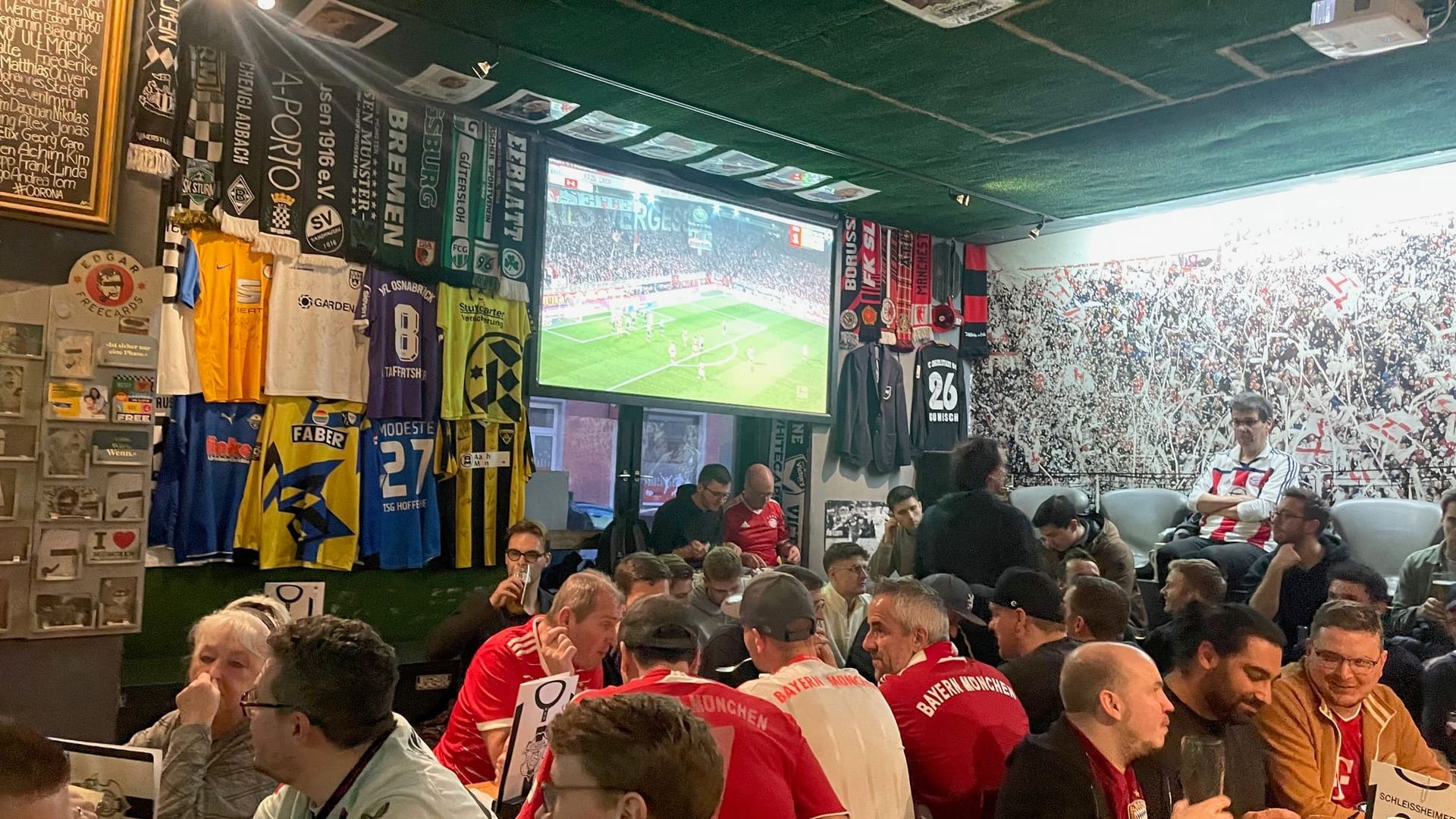 Stadion an der Schleißheimer Straße: Der Kultkneipe in München droht nun das Aus.