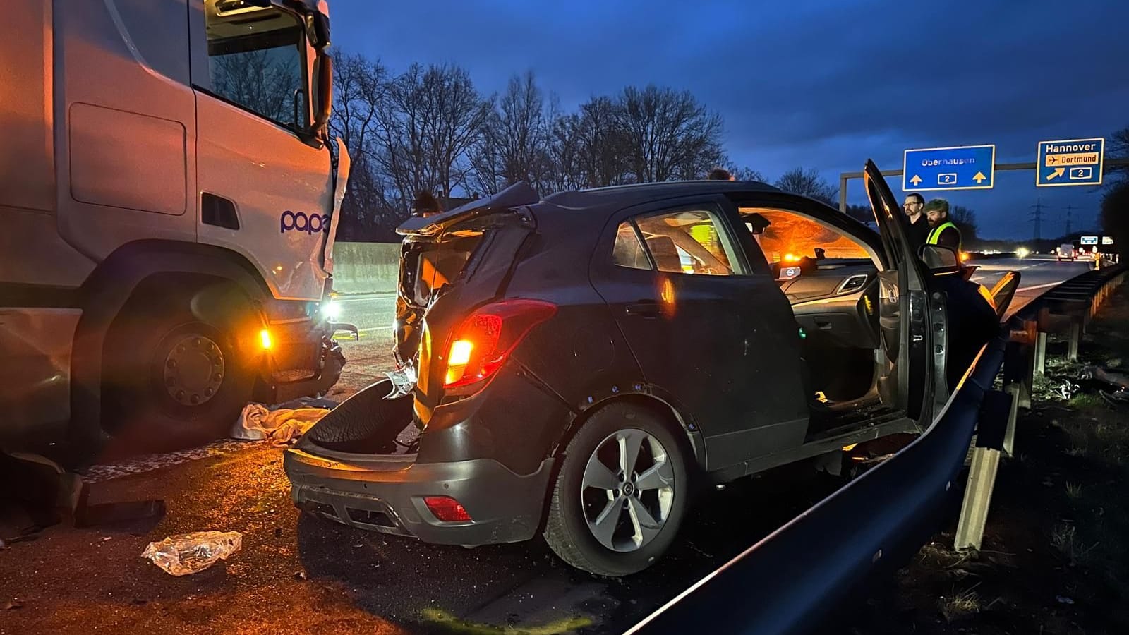 Unfall auf der A45: Zeitweise musste die Bahn in Richtung Oberhausen komplett gesperrt werden.