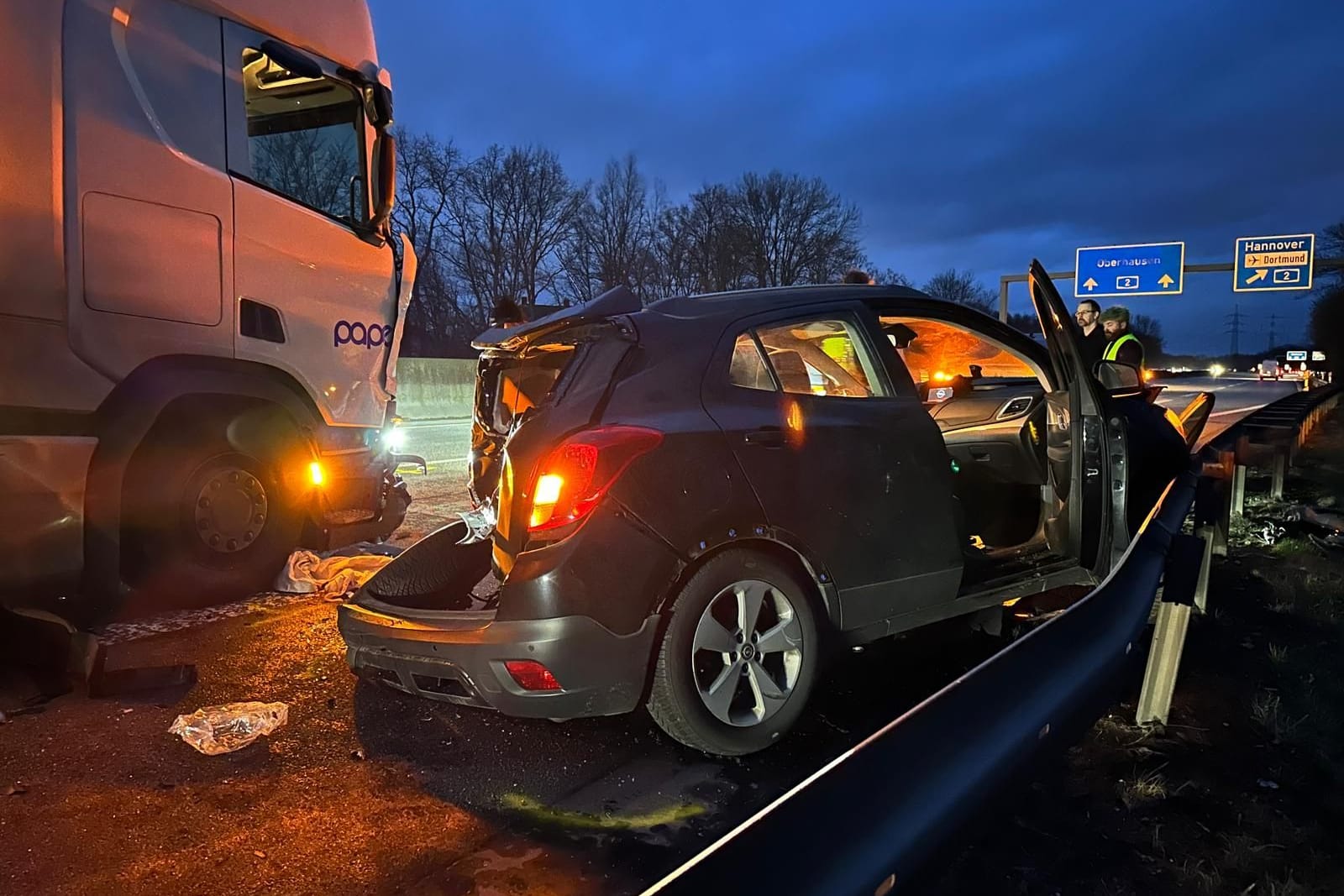 Unfall auf der A45: Zeitweise musste die Bahn in Richtung Oberhausen komplett gesperrt werden.