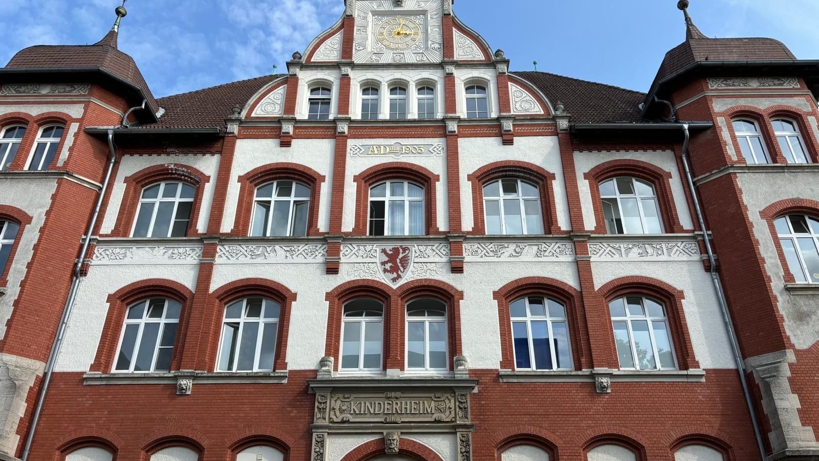 Der Klinikum-Standort Holwedestraße schließt endgültig: Der finale Umzug findet diese Woche statt.