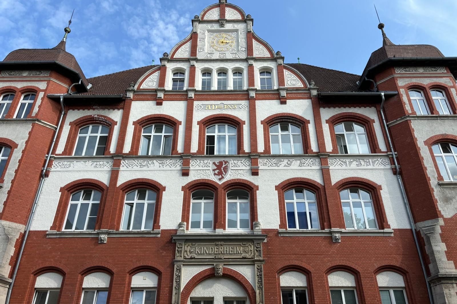 Der Klinikum-Standort Holwedestraße schließt endgültig: Der finale Umzug findet diese Woche statt.