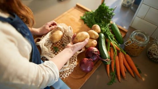 Viel Obst und Gemüse machen nicht nur körperlich fit, sondern stärken auch die Psyche.