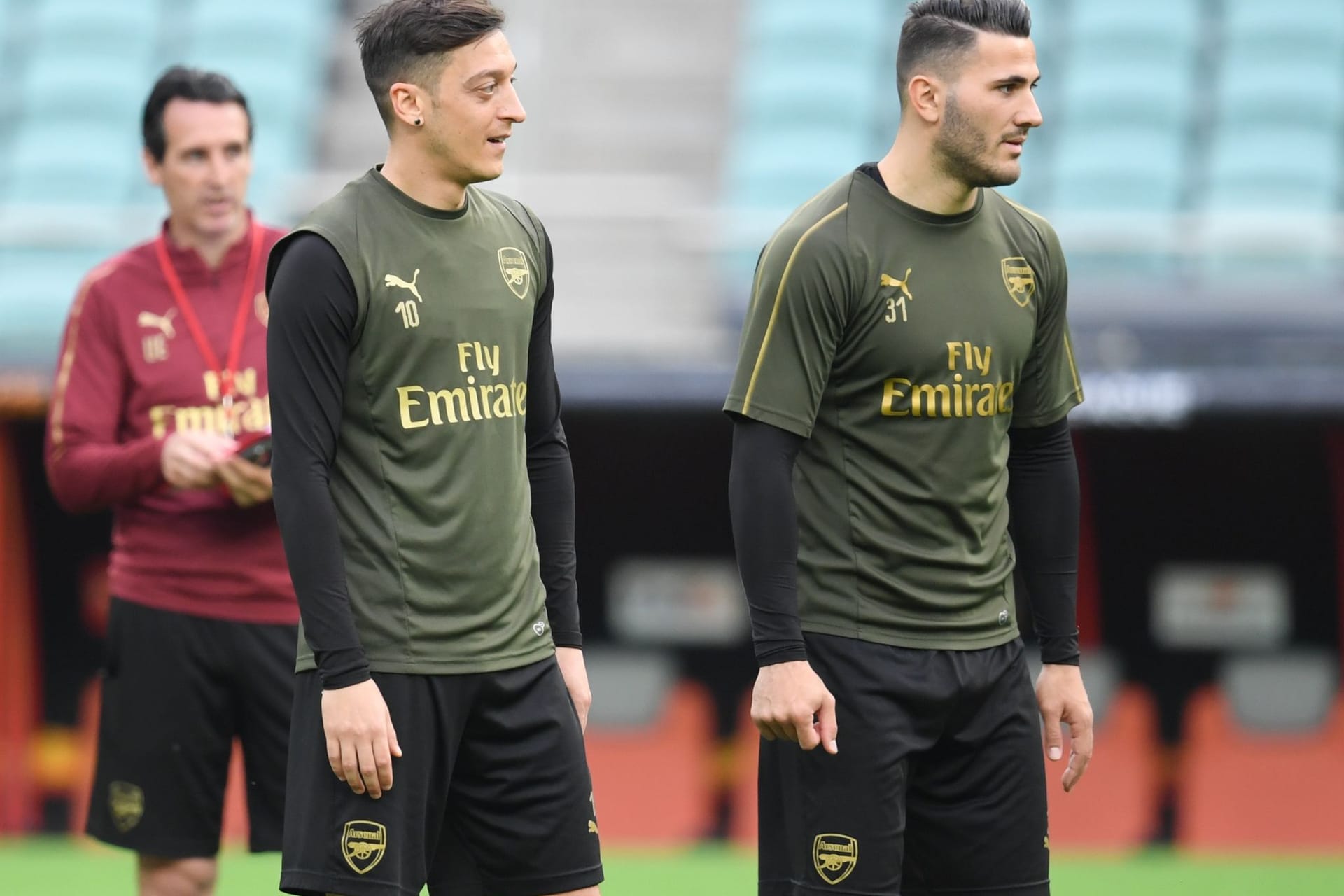 Mesut Özil (l.) und Sead Kolasinac