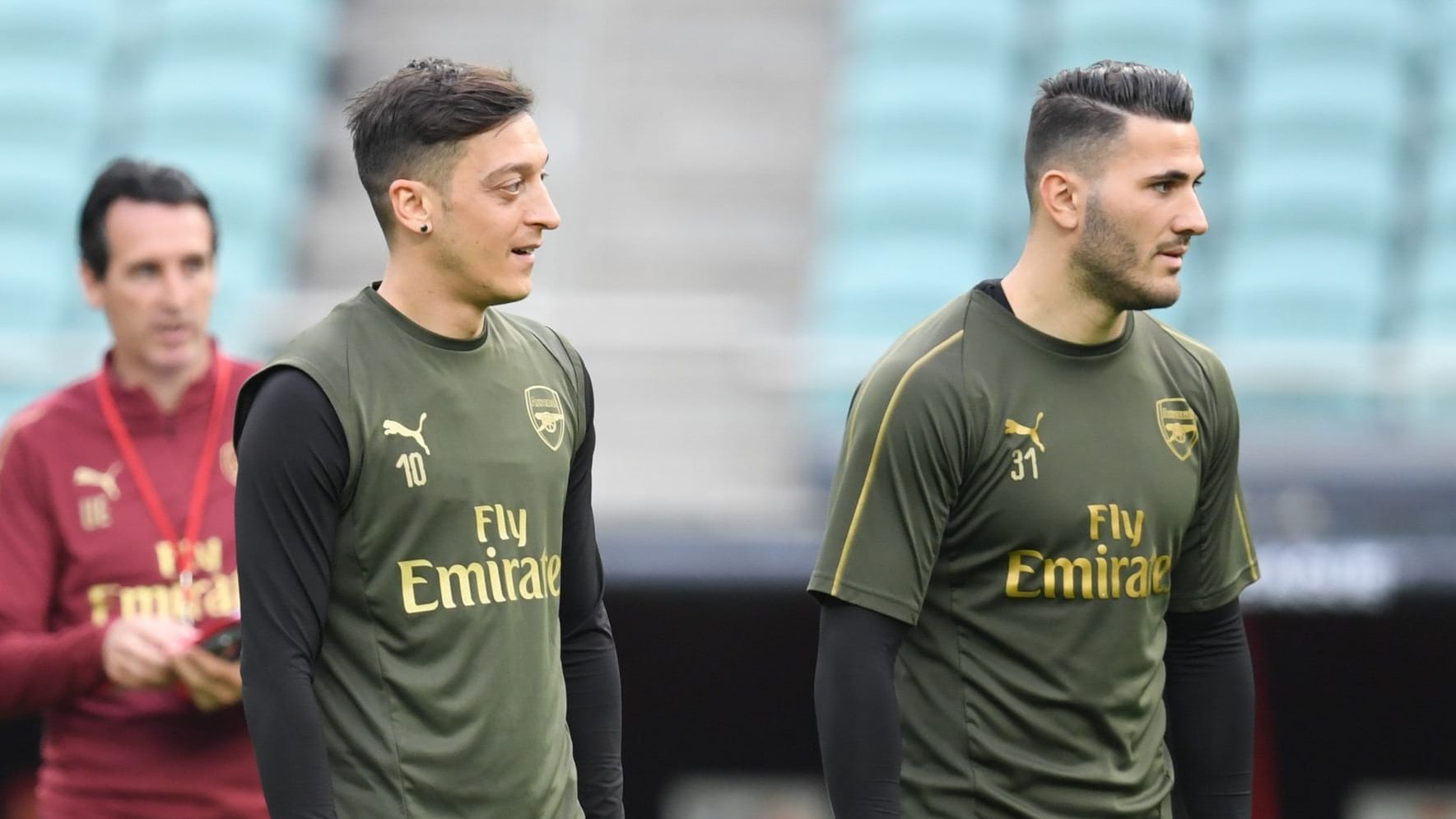 Mesut Özil (l.) und Sead Kolasinac