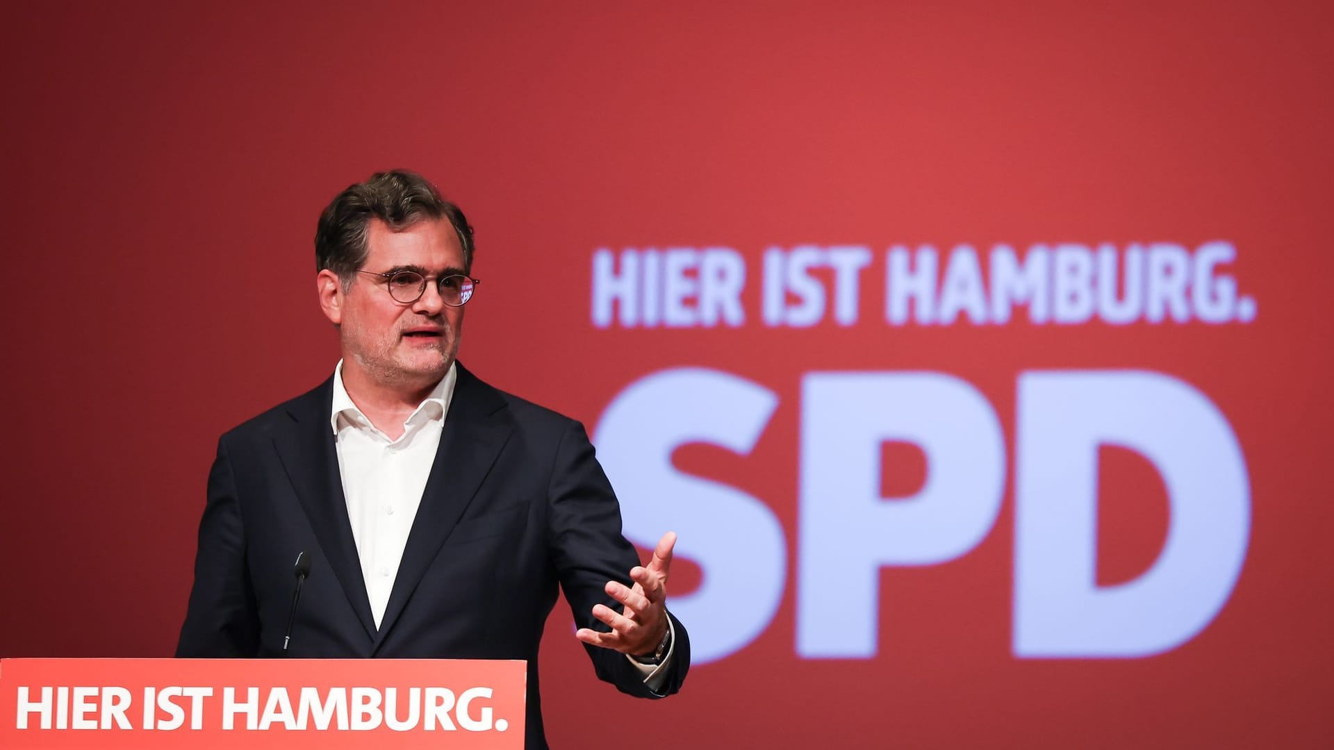 Kanzleramtschef Schmidt am Dienstagabend bei der Hamburger SPD.