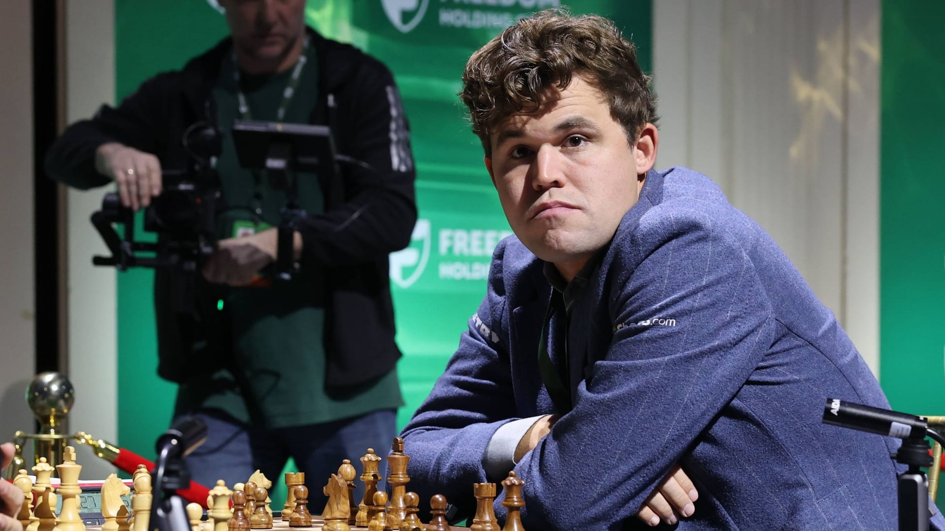 Magnus Carlsen: Der Norweger löst bei der Schnellschach-Weltmeisterschaft in New York großen Wirbel aus.