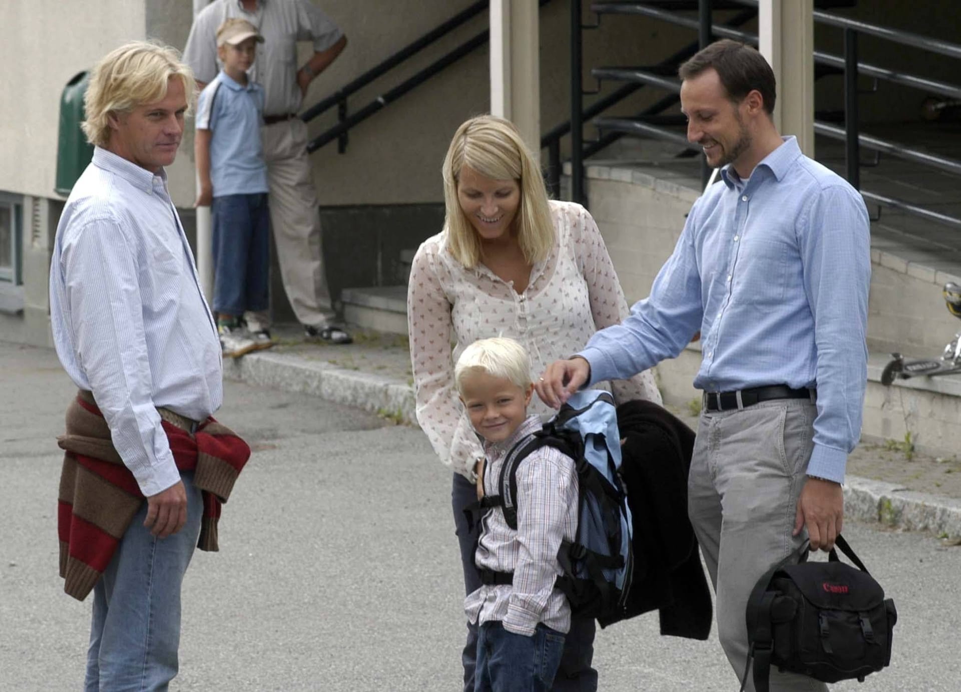 August 2003: Morten Borg, Mette-Marit, Marius Borg Høiby und Prinz Haakon