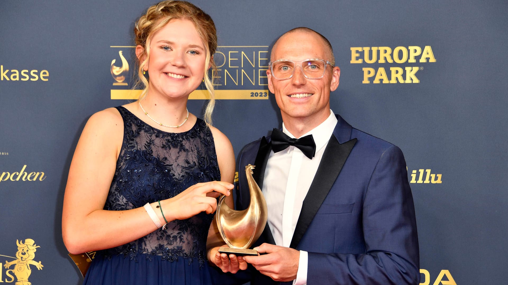 Selina Grotian (l.) und Erik Lesser bei der Verleihung der Goldenen Henne im vergangenen Jahr: Grotian gehört zu den deutschen Talenten im Biathlon.