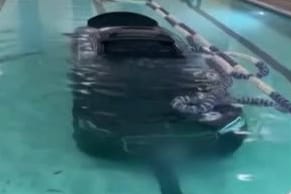 AUTO-POOL/UNFALL