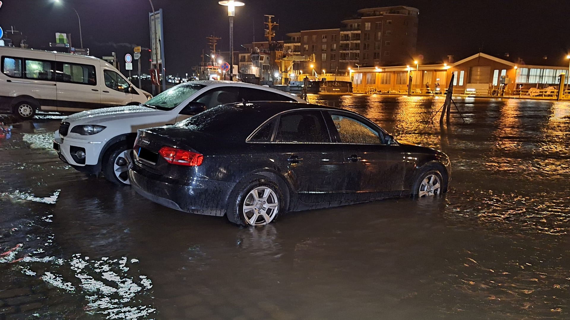 In Bremerhaven stieg die Nordsee in der Nacht stark an.