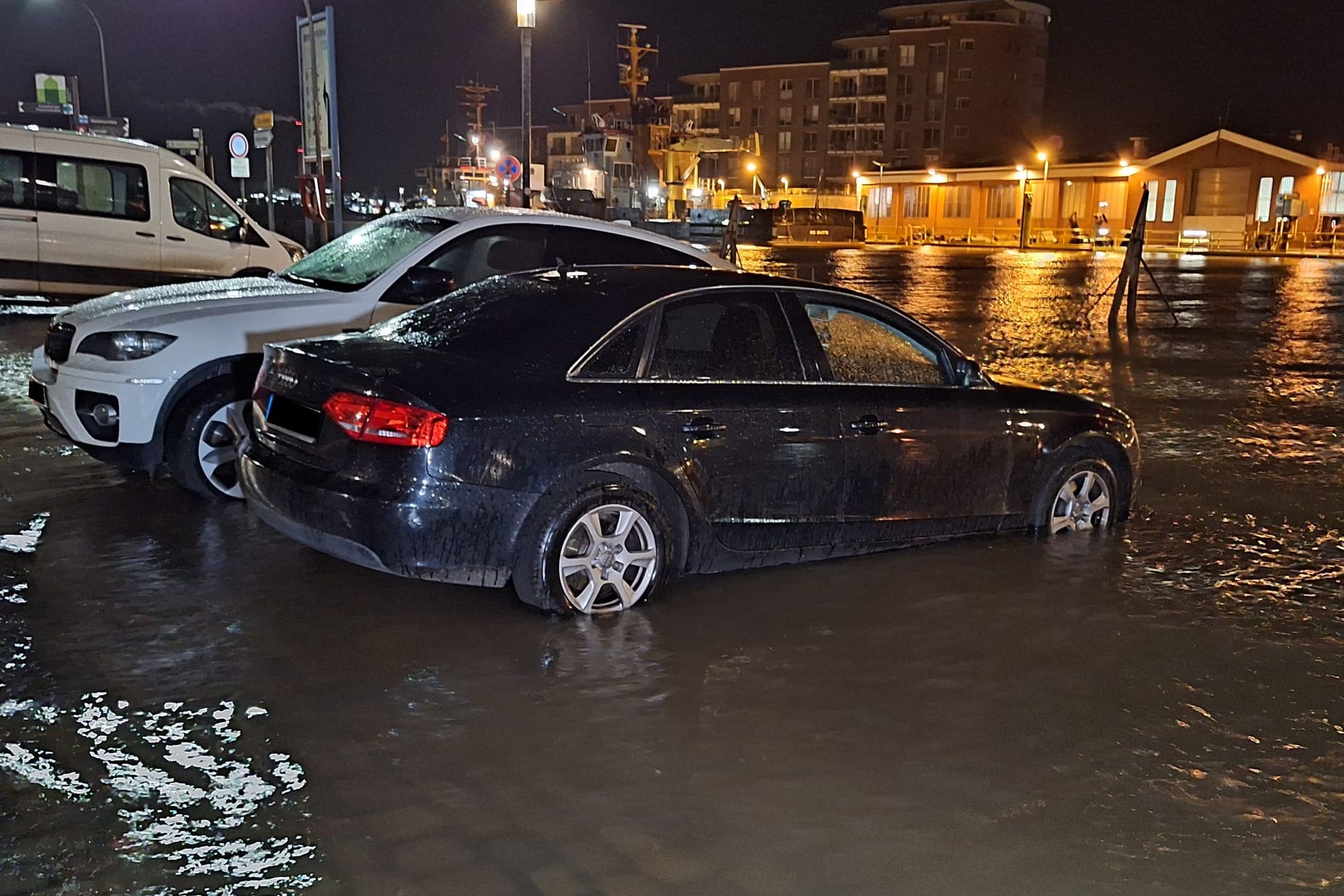 In Bremerhaven stieg die Nordsee in der Nacht stark an.