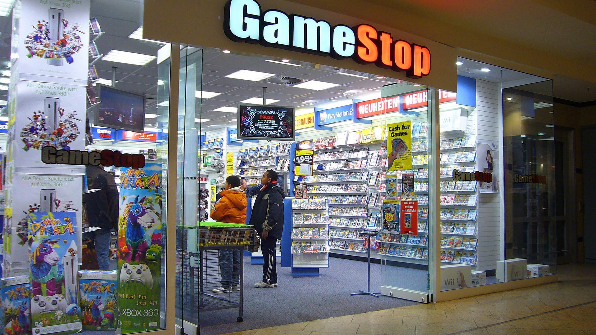 Ein Laden von Gamestop in München (Archivbild): Bald könnte für alle Geschäfte der Kette Schluss ein.