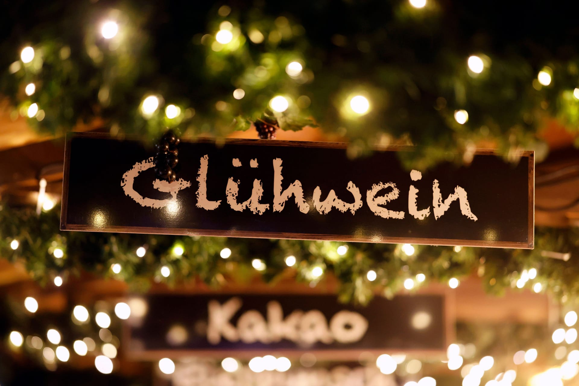 Ein Glühwein- und Kakaostand auf einem Kölner Weihnachtsmarkt: An vielen Orten gibt es schon seit Jahren keinen Lumumba mehr zu kaufen.