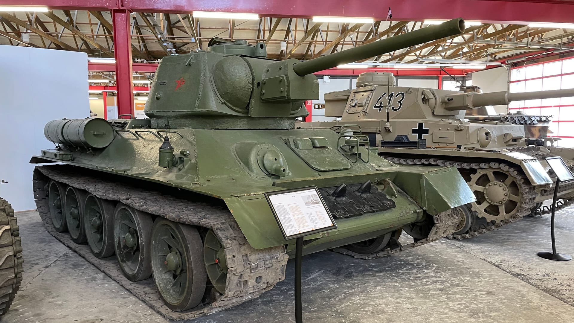 Sowjetischer T-34: Im Deutschen Panzermuseum sind auch zahlreiche Panzer aus anderen Ländern zu sehen.