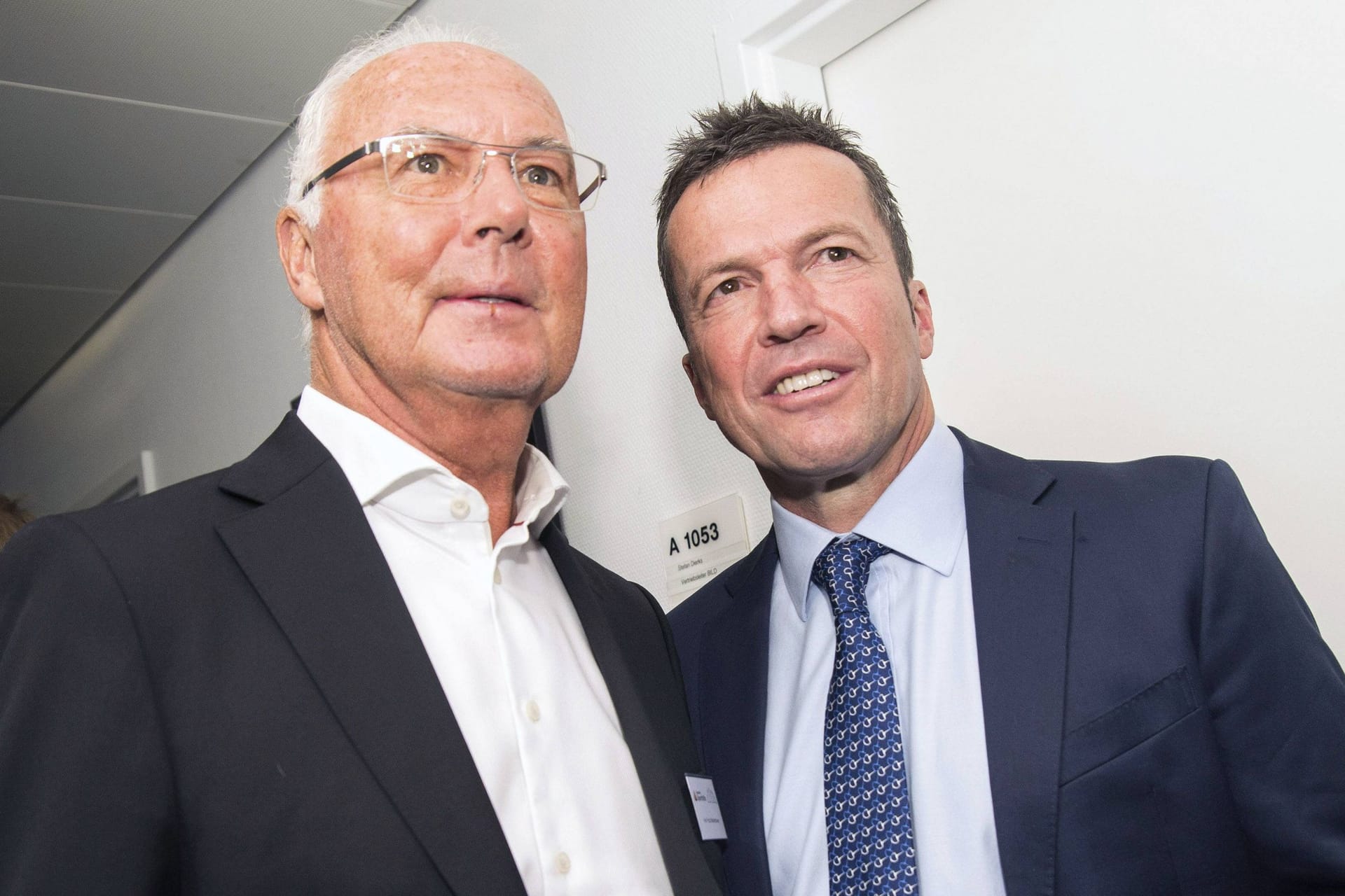 Franz Beckenbauer (links) mit Lothar Matthäus: Der Tod seines Freundes belastet Matthäus noch immer.