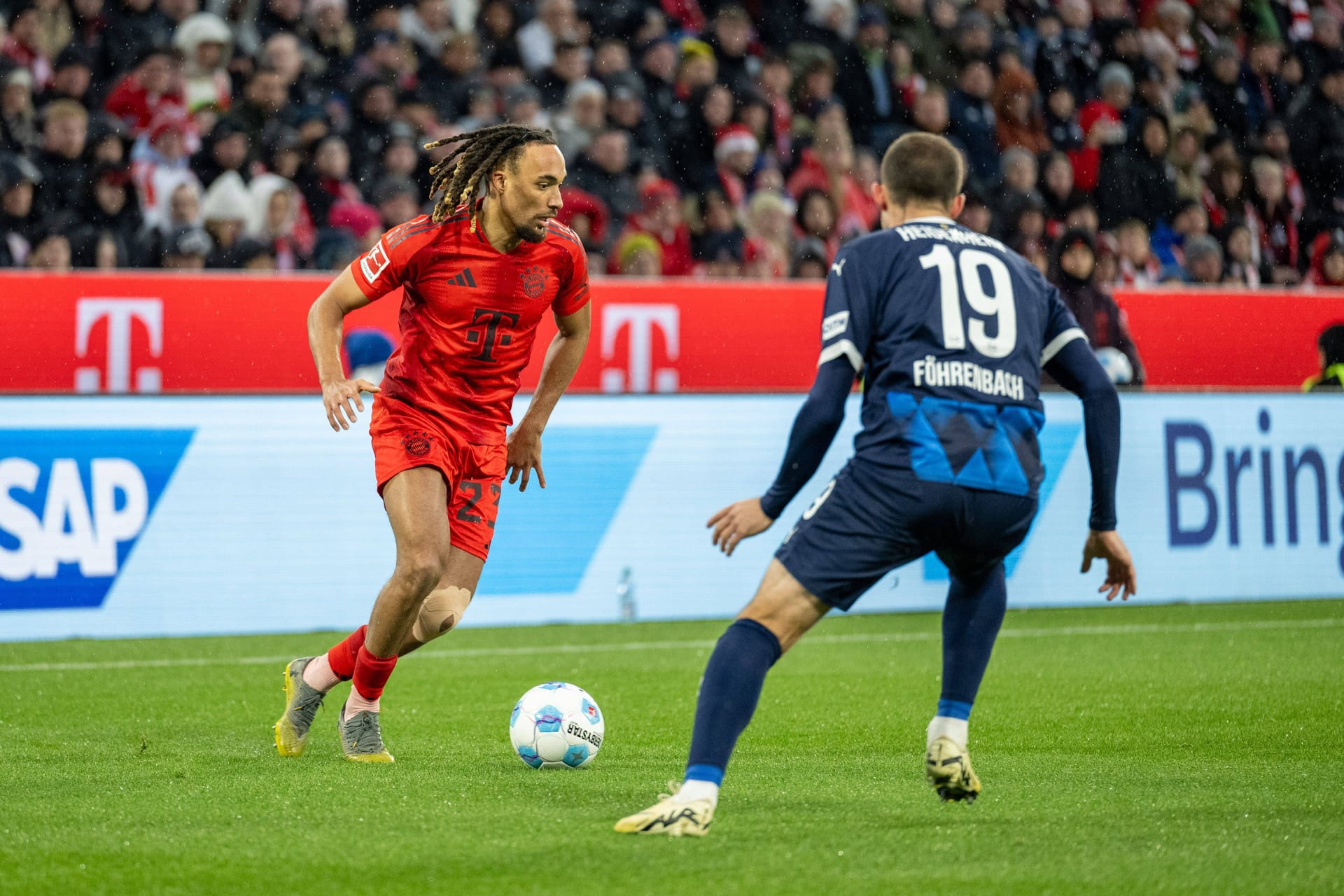 Sacha Boey: Ersetzte Laimer und feierte sein Startelfdebüt in dieser Saison. Zeigte viel Offensivdrang. Die ganz große Wirkung entfaltete er dabei aber nicht. In der Defensive kaum geprüft. Muss sich noch steigern. Note 4