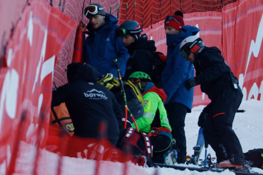 Cyprien Sarrazin: Der Skirennfahrer muss nach einem Sturz in Bormio mit dem Rettungshubschrauber abtransportiert werden.