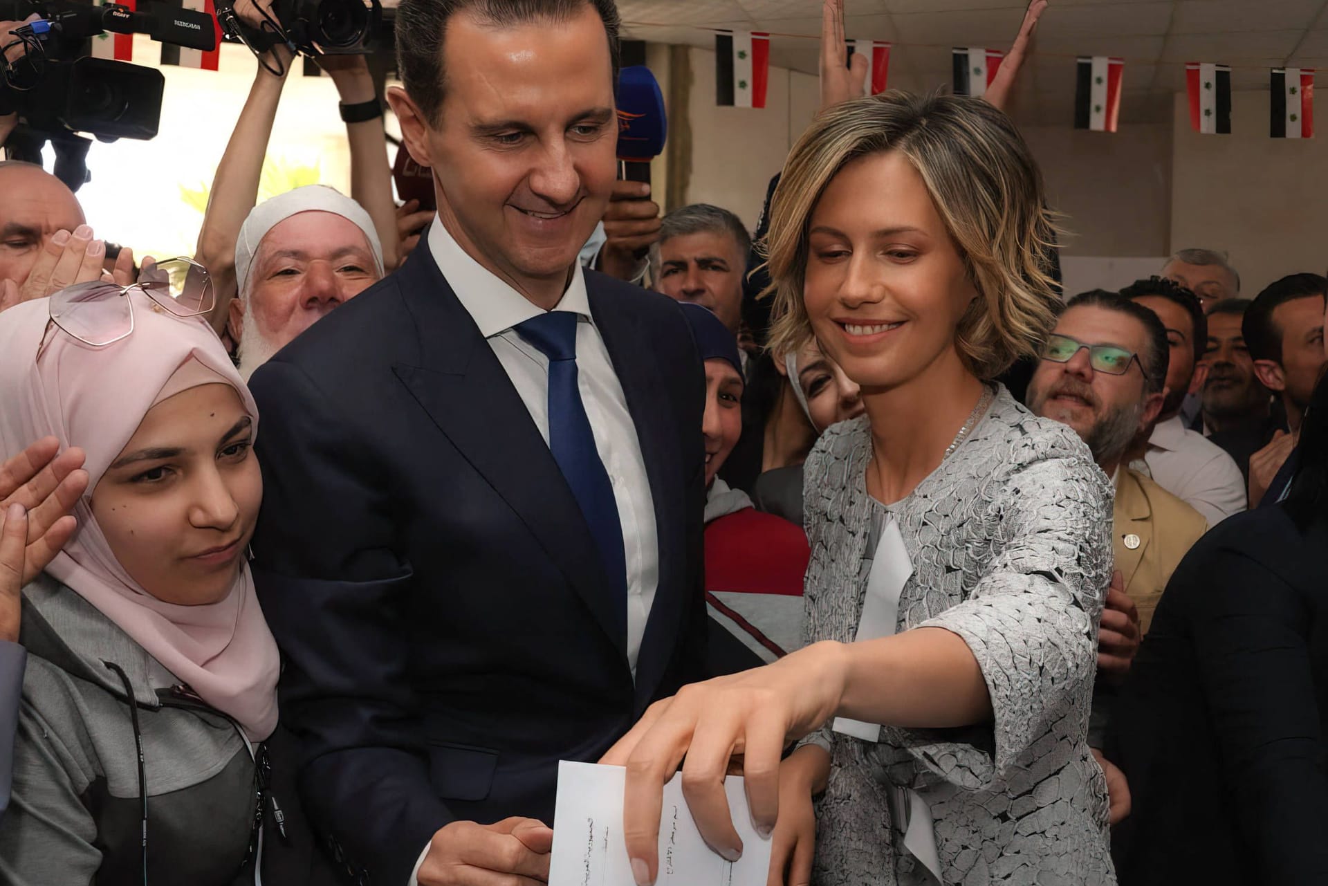 Der Diktator und seine Frau: Asma al-Assad stand ihrem Mann auch bei den Scheinwahlen in Syrien im Jahr 2021 zur Seite.