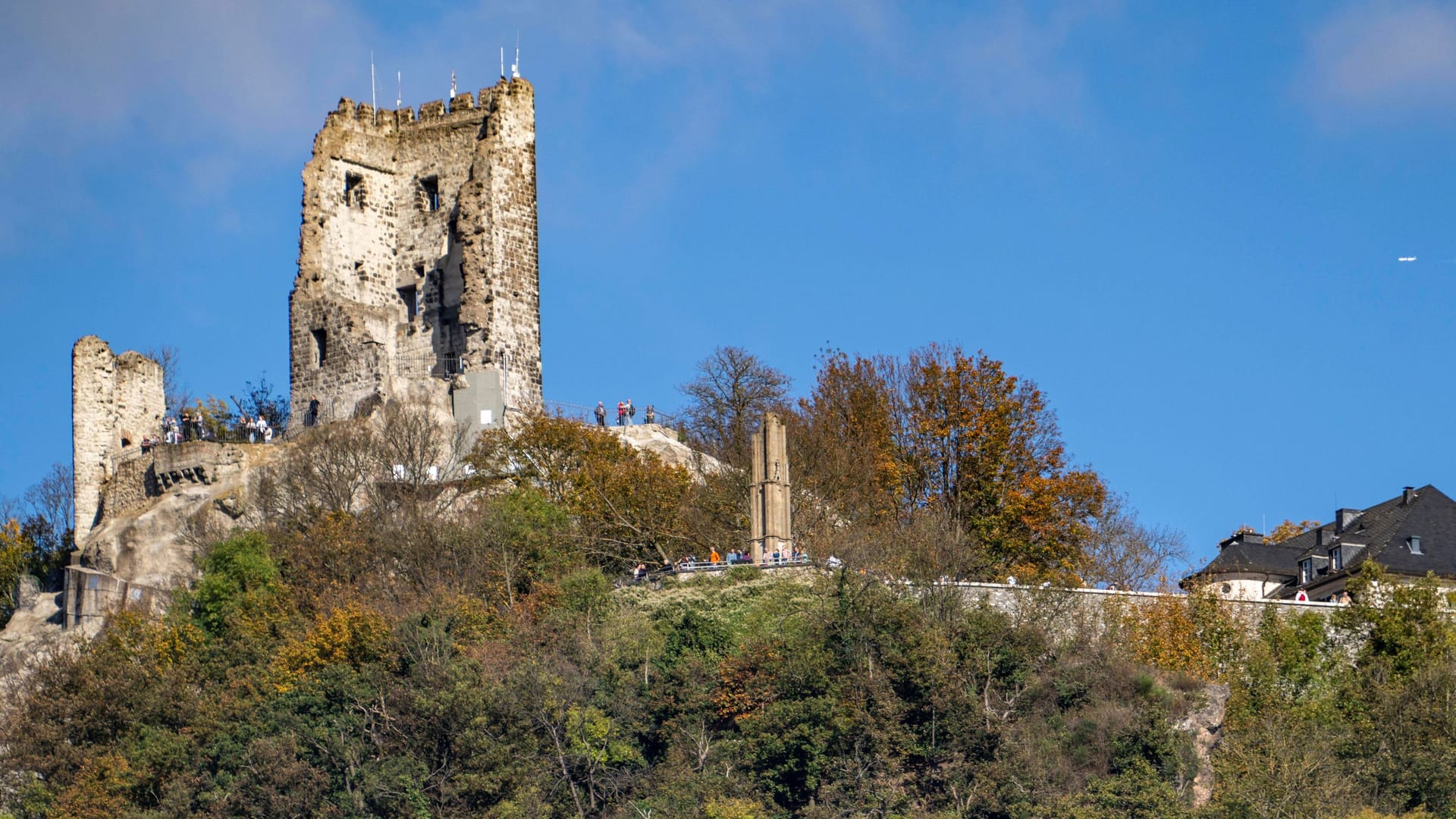 Drachenfels im Siebengebirge: Kurz vor Weihnachten entdeckte hier ein Wanderer menschliche Überreste.