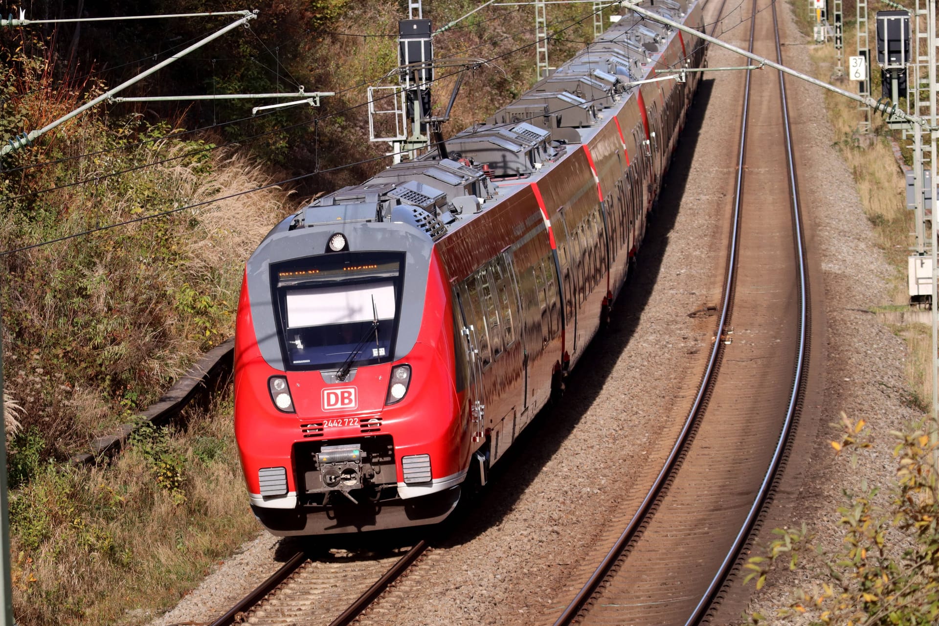 Eine Regionalbahn (Archivbild):