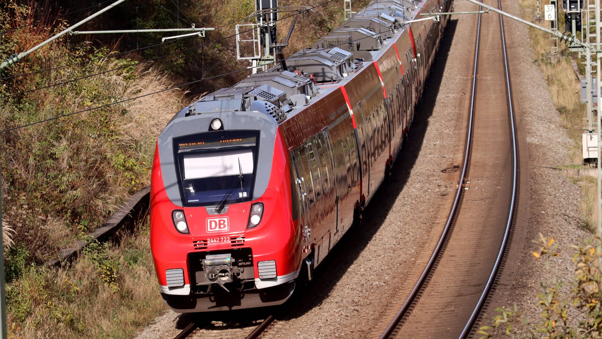 Eine Regionalbahn (Archivbild):