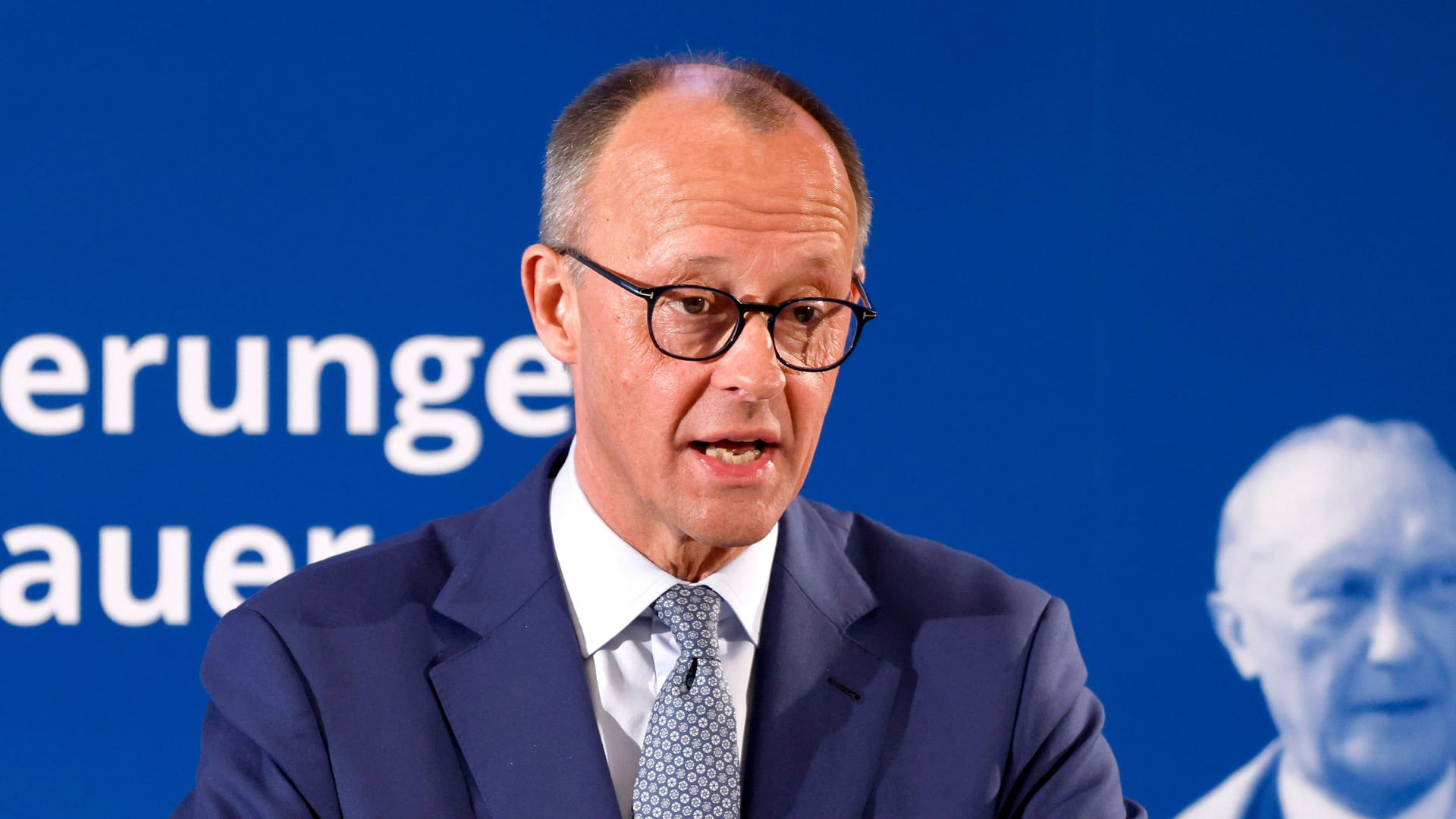 Friedrich Merz (Archivbild): Der Spitzenkandidat der Union hatte in einem Interview den Entzug des deutschen Passes bei Straftaten gefordert.