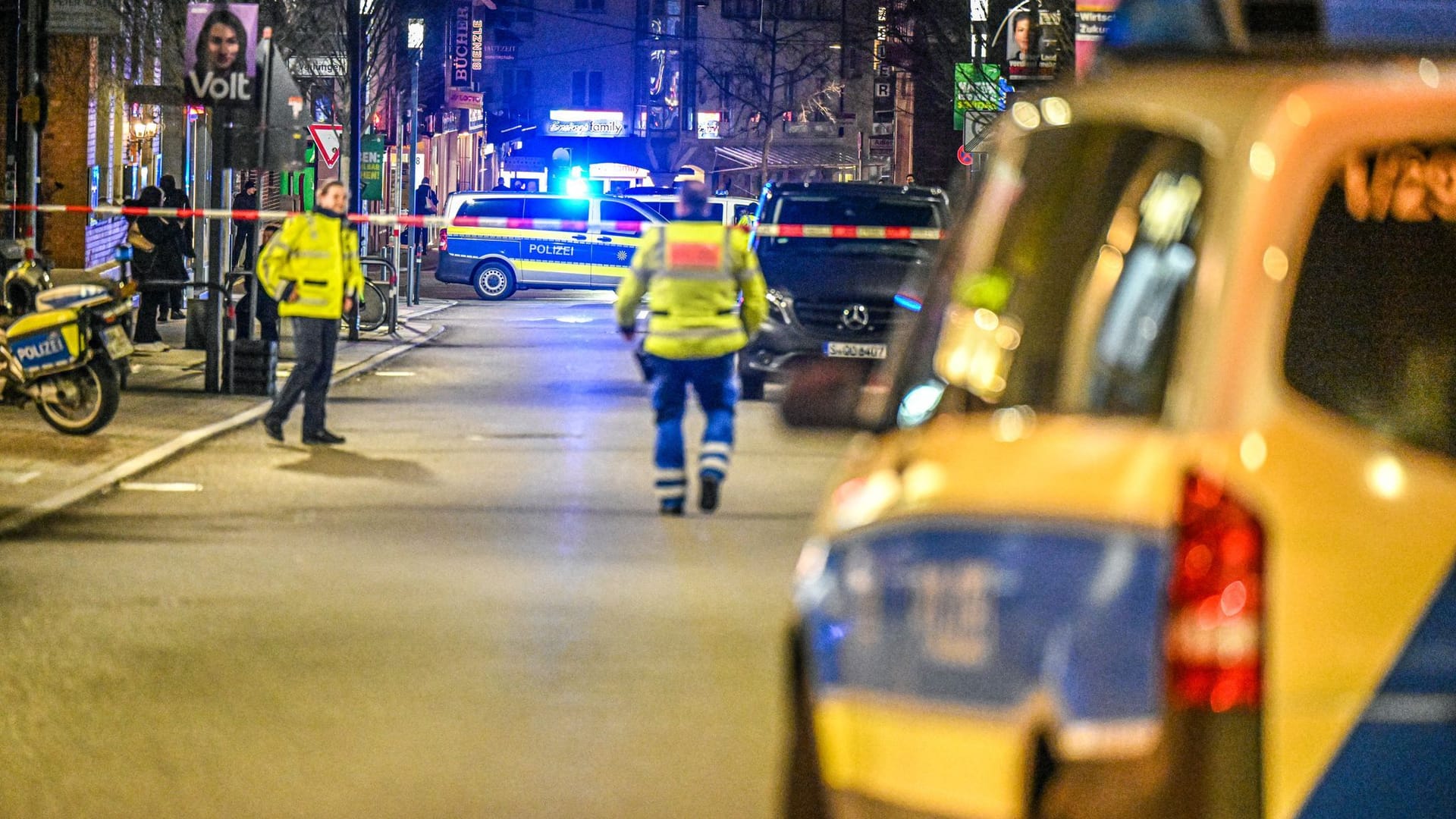 Schwer verletzter Mann in Stuttgart gefunden - Fahndung