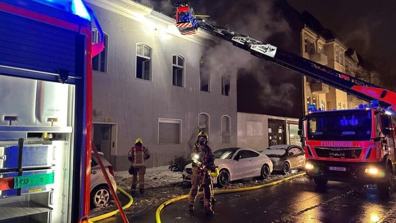 Einsatz in Tegel: Die Feuerwehr hatte den Brand gegen 7.45 Uhr unter Kontrolle.