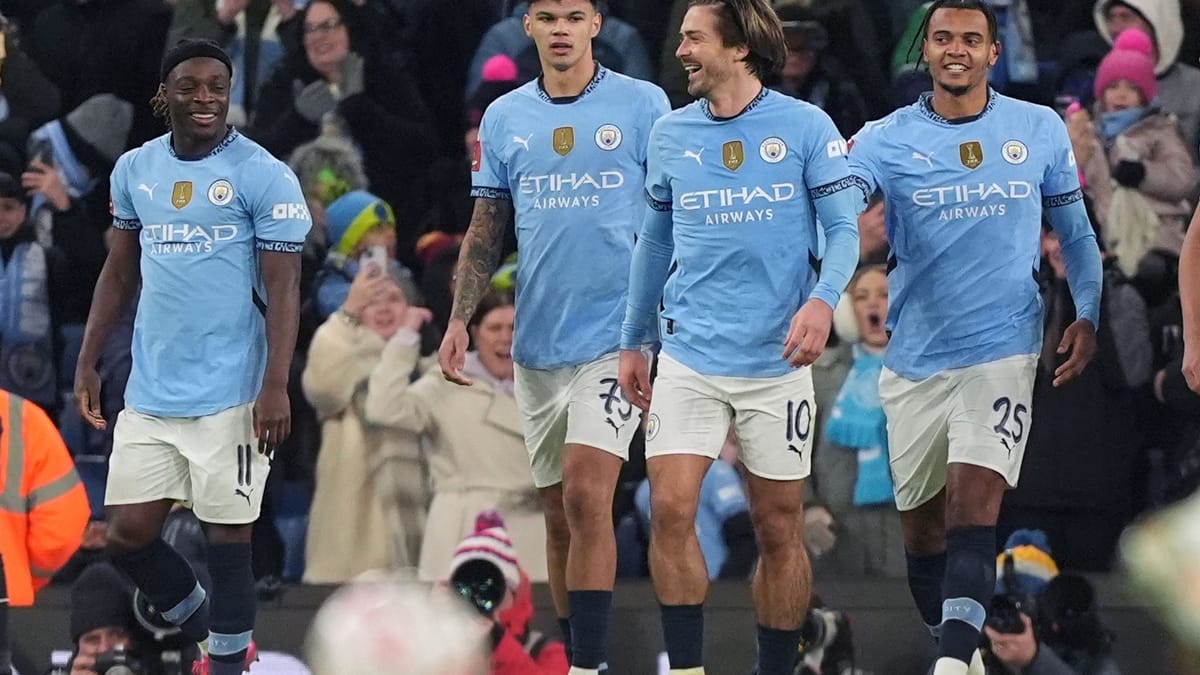 Manchester City 8-0 kazandı – 16 yaşındaki oyuncu Liverpool'da ilk maçına çıktı