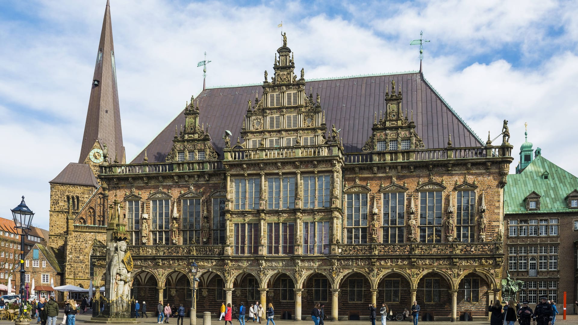 Das Rathaus in Bremen (Symbolbild): Gestern demonstrierten in Bremen rund 1000 Menschen gegen den Migrationskurs von CDU-Chef Friedrich Merz.