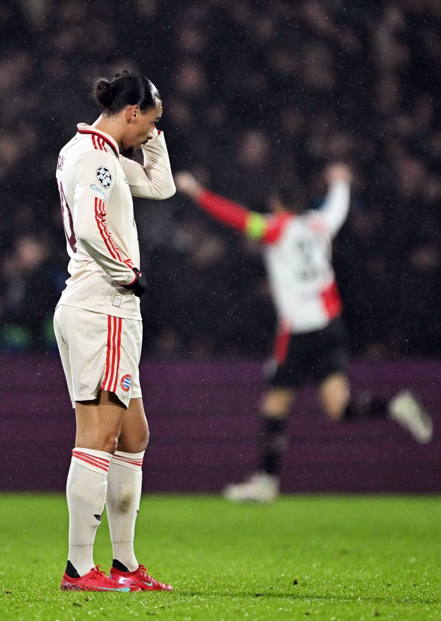 Leroy Sané (ab 46.): Brachte nicht die erhoffte Belebung ins Spiel. Köpfte Ball vor dem leeren Tor an den Pfosten (70.). Note 5