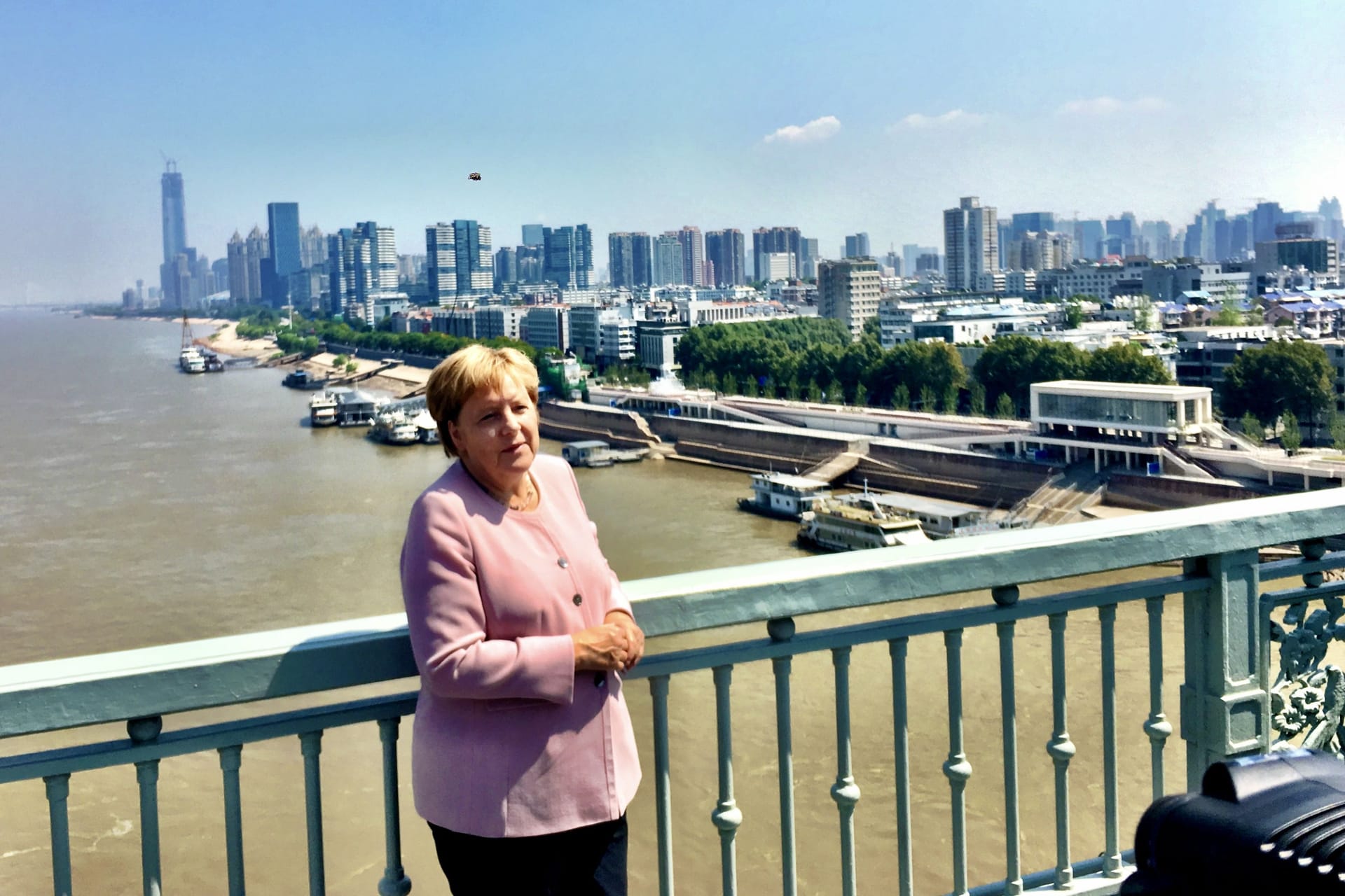 Angela Merkel auf der Jangtse-Brücke im September 2019.